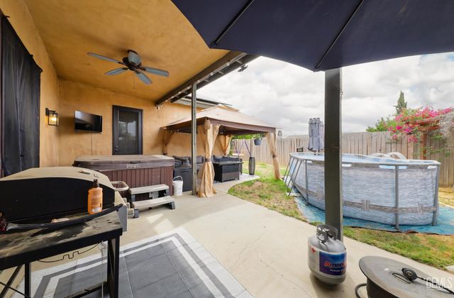 325 Dani Rose Lane, Bakersfield, CA 93308