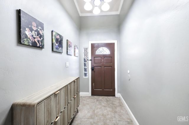 325 Dani Rose Lane, Bakersfield, CA 93308