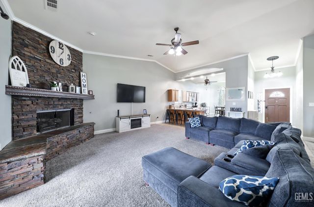 325 Dani Rose Lane, Bakersfield, CA 93308