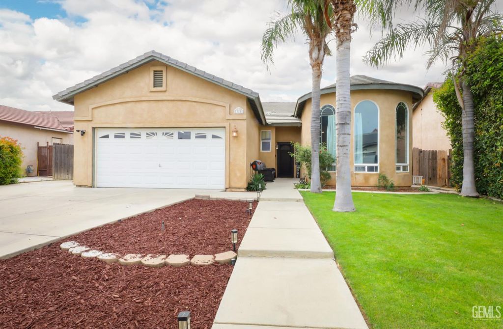 325 Dani Rose Lane, Bakersfield, CA 93308