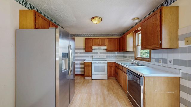 890 W Village Circle SE, Rochester, MN 55904
