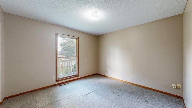 890 W Village Circle SE, Rochester, MN 55904