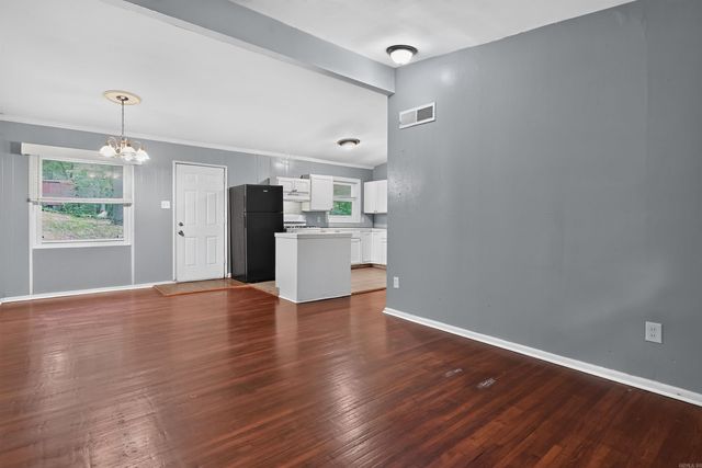 18 Windsor Drive, Little Rock, AR 72209