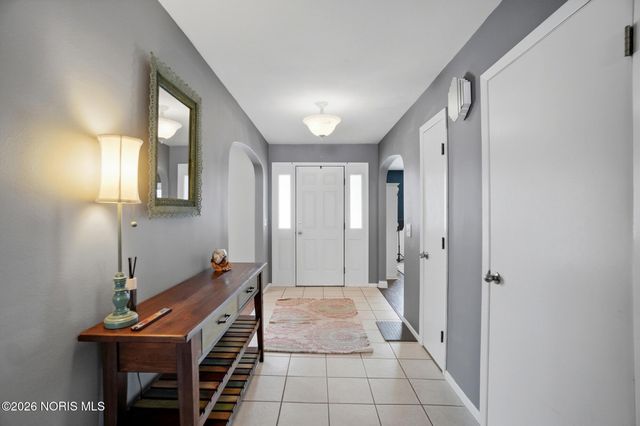 8215 Heller Road, Whitehouse, OH 43571