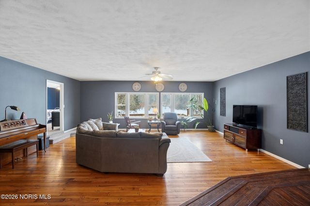 8215 Heller Road, Whitehouse, OH 43571