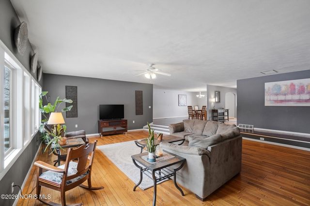 8215 Heller Road, Whitehouse, OH 43571