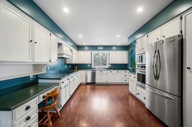 8215 Heller Road, Whitehouse, OH 43571