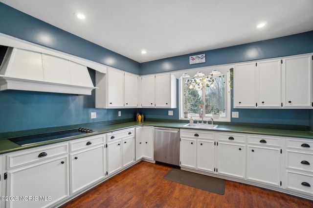 8215 Heller Road, Whitehouse, OH 43571