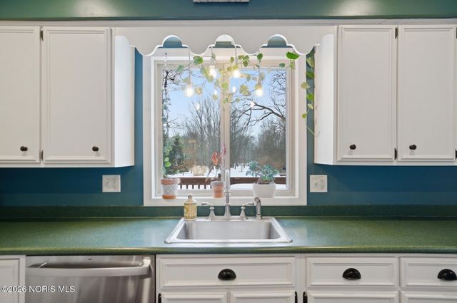 8215 Heller Road, Whitehouse, OH 43571