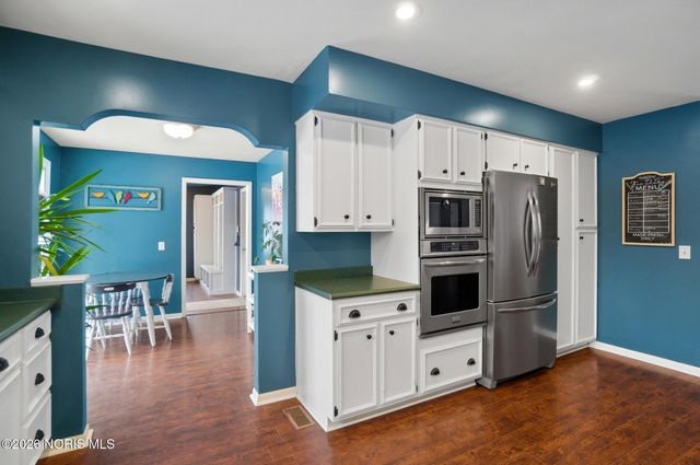 8215 Heller Road, Whitehouse, OH 43571