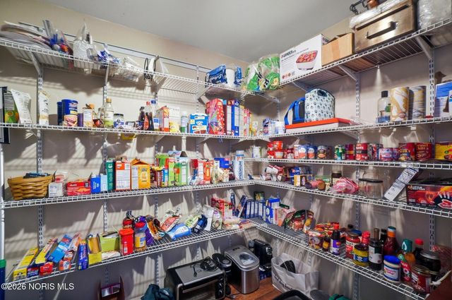 8215 Heller Road, Whitehouse, OH 43571