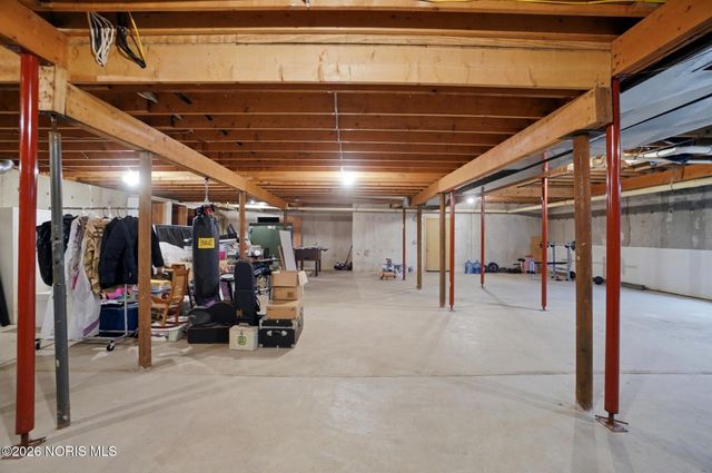 8215 Heller Road, Whitehouse, OH 43571