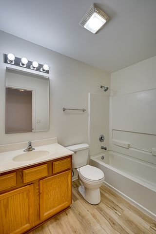 3821 Bailey Road 3821, Yorkville, IL 60560