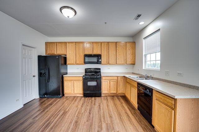 3821 Bailey Road 3821, Yorkville, IL 60560