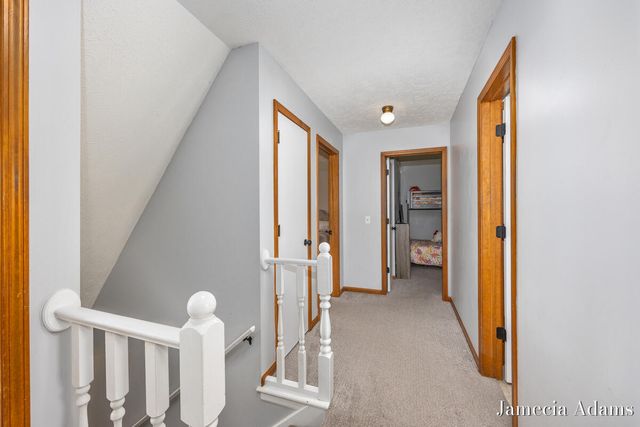 5204 Discovery Drive, Grand Rapids, MI 49508