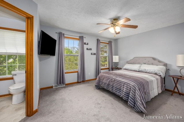 5204 Discovery Drive, Grand Rapids, MI 49508