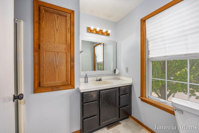 5204 Discovery Drive, Grand Rapids, MI 49508