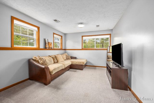 5204 Discovery Drive, Grand Rapids, MI 49508