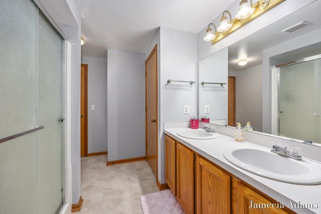 5204 Discovery Drive, Grand Rapids, MI 49508