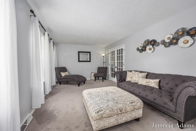5204 Discovery Drive, Grand Rapids, MI 49508