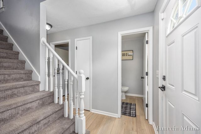 5204 Discovery Drive, Grand Rapids, MI 49508