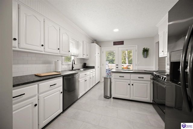 22 W Rainbow Way, Elizabethtown, KY 42701