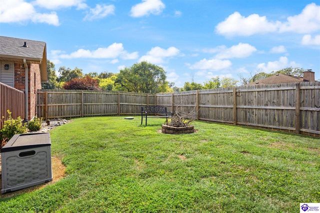 22 W Rainbow Way, Elizabethtown, KY 42701