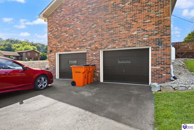 22 W Rainbow Way, Elizabethtown, KY 42701