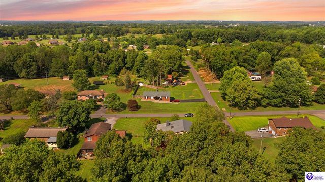 22 W Rainbow Way, Elizabethtown, KY 42701