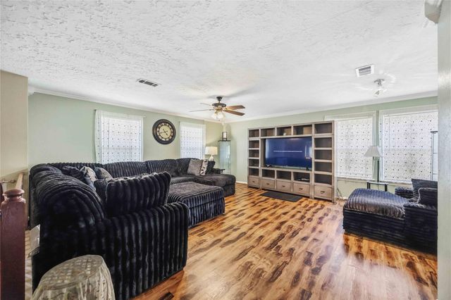 8607 Causeway Drive, Houston, TX 77083
