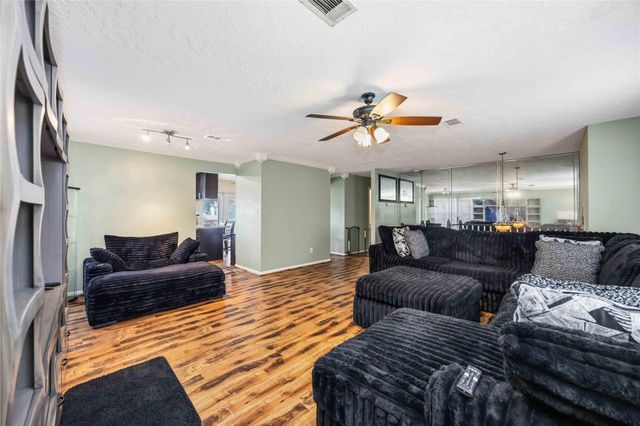 8607 Causeway Drive, Houston, TX 77083