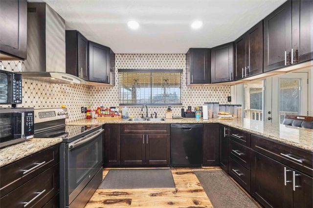 8607 Causeway Drive, Houston, TX 77083