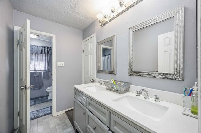 8607 Causeway Drive, Houston, TX 77083
