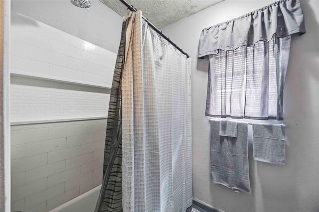 8607 Causeway Drive, Houston, TX 77083
