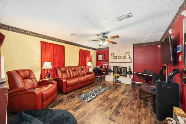 8607 Causeway Drive, Houston, TX 77083