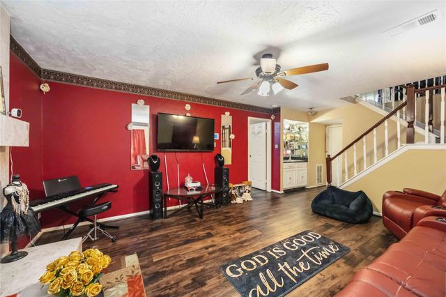 8607 Causeway Drive, Houston, TX 77083