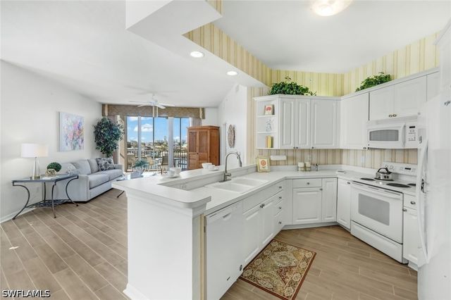 450 Launch CIR 501, Naples, FL 34108