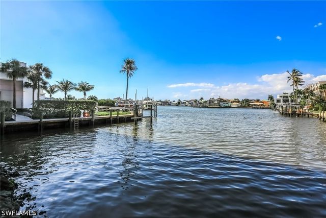 450 Launch CIR 501, Naples, FL 34108