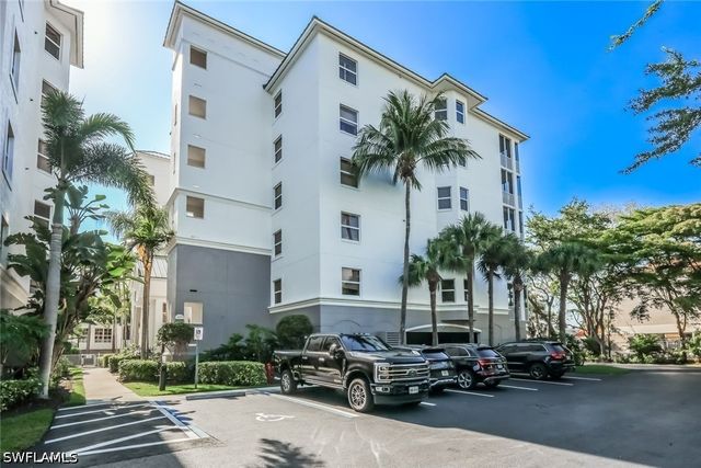 450 Launch CIR 501, Naples, FL 34108