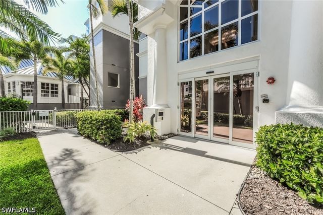 450 Launch CIR 501, Naples, FL 34108