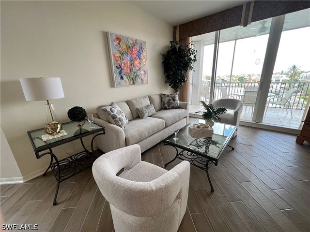 450 Launch CIR 501, Naples, FL 34108