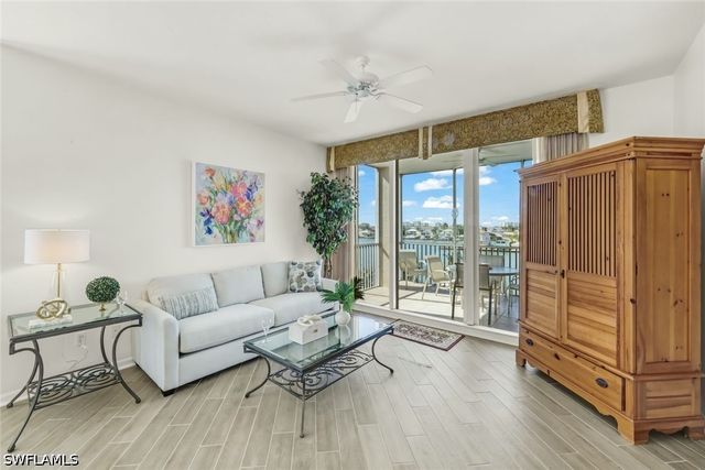 450 Launch CIR 501, Naples, FL 34108