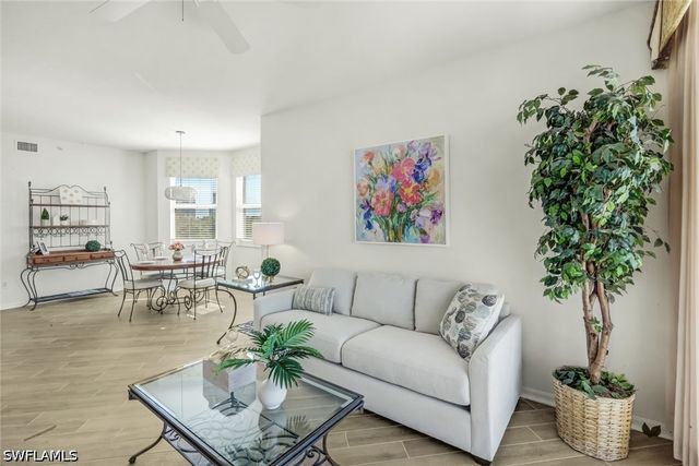 450 Launch CIR 501, Naples, FL 34108