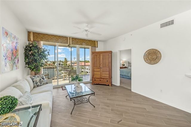 450 Launch CIR 501, Naples, FL 34108