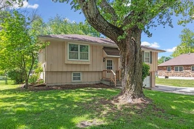 330 E Hatten Street, Drexel, MO 64742