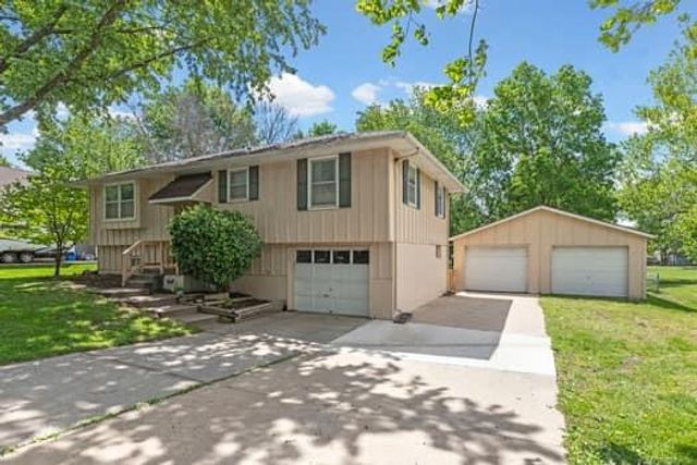 330 E Hatten Street, Drexel, MO 64742