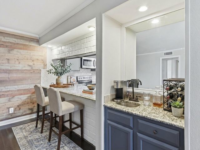 2713 Meadowstone Court, Carrollton, TX 75006