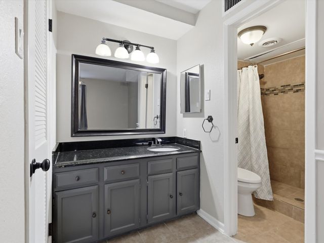 2713 Meadowstone Court, Carrollton, TX 75006