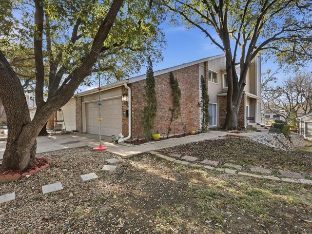 2713 Meadowstone Court, Carrollton, TX 75006