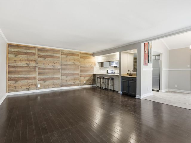 2713 Meadowstone Court, Carrollton, TX 75006